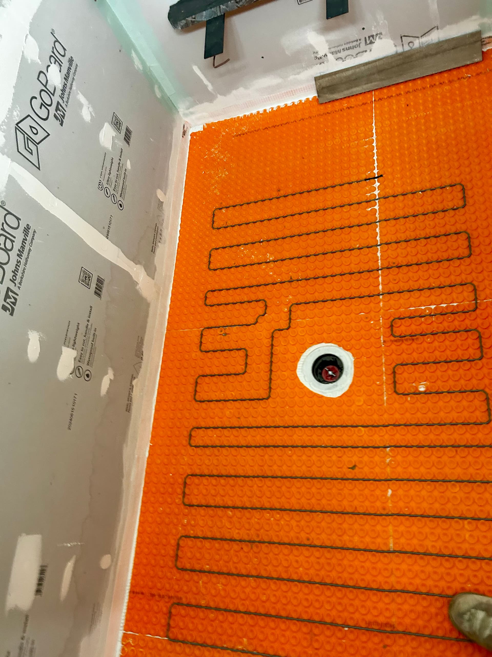 Gallery photos for Master Bath Remodel With Heated Floors and Custom Tile Shower: Image #6
