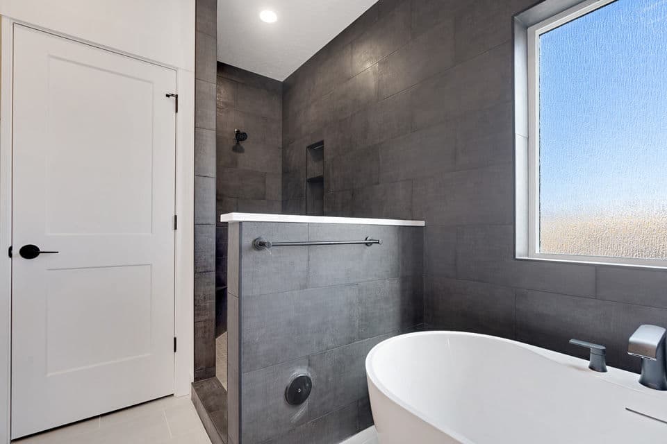 Gallery photos for Modern Bathroom Designs with Functional Elegance: Image #1