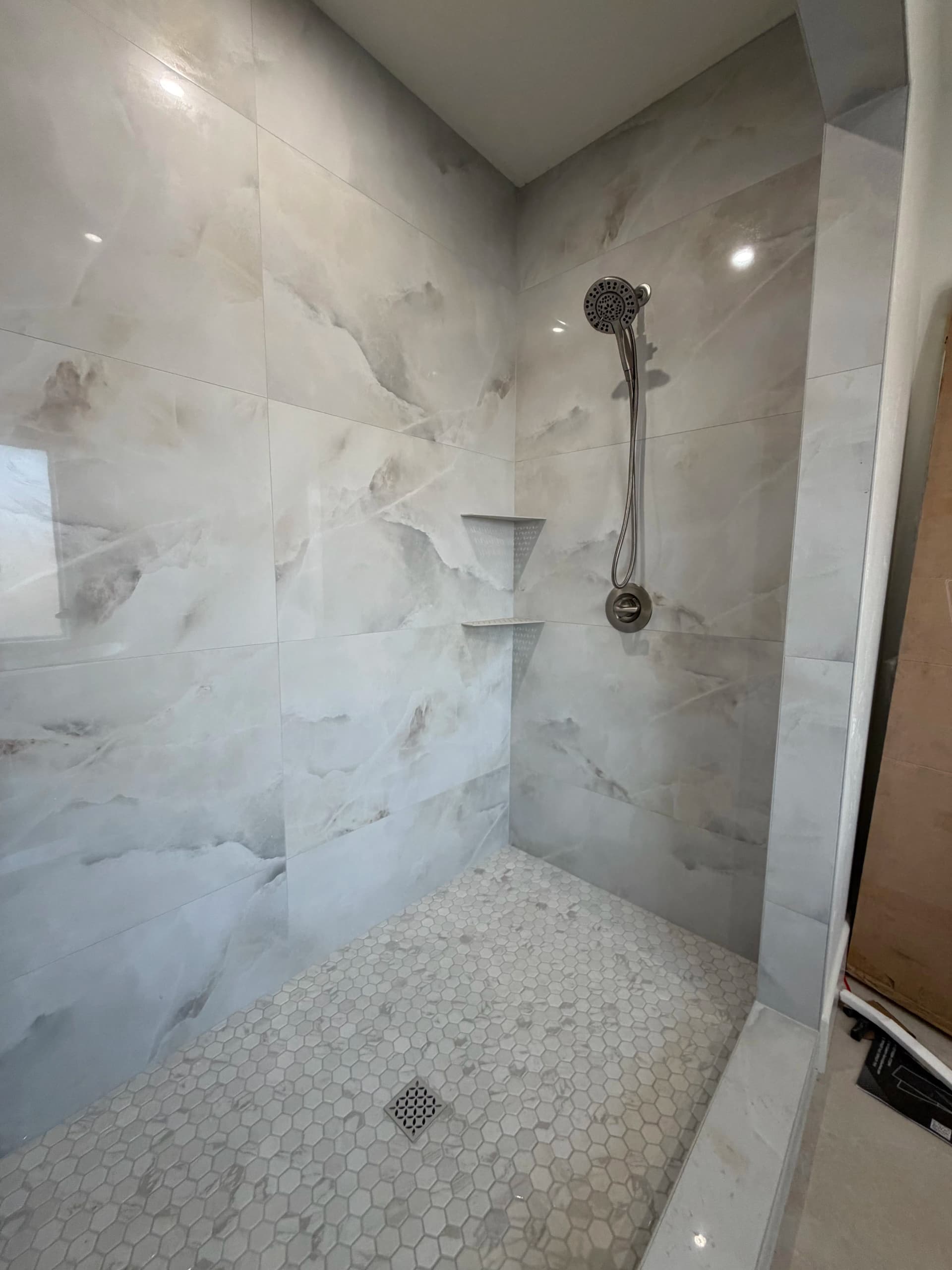 Gallery photos for Large Format Tile Shower That Cleans Up Easy and Looks Great: Image #2