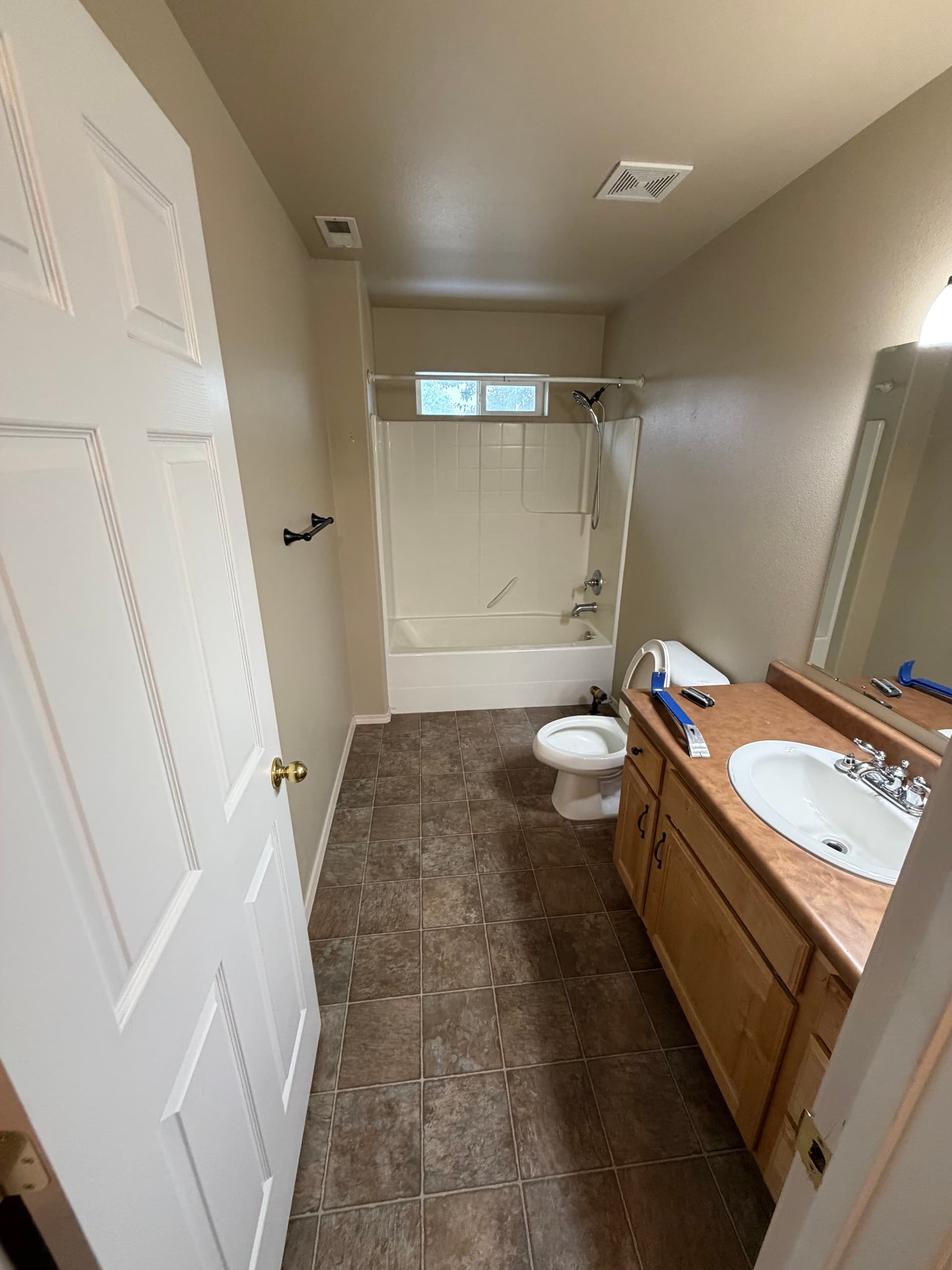 Gallery photos for Full Bathroom Remodel With Custom Tile Shower in Nampa: Image #5
