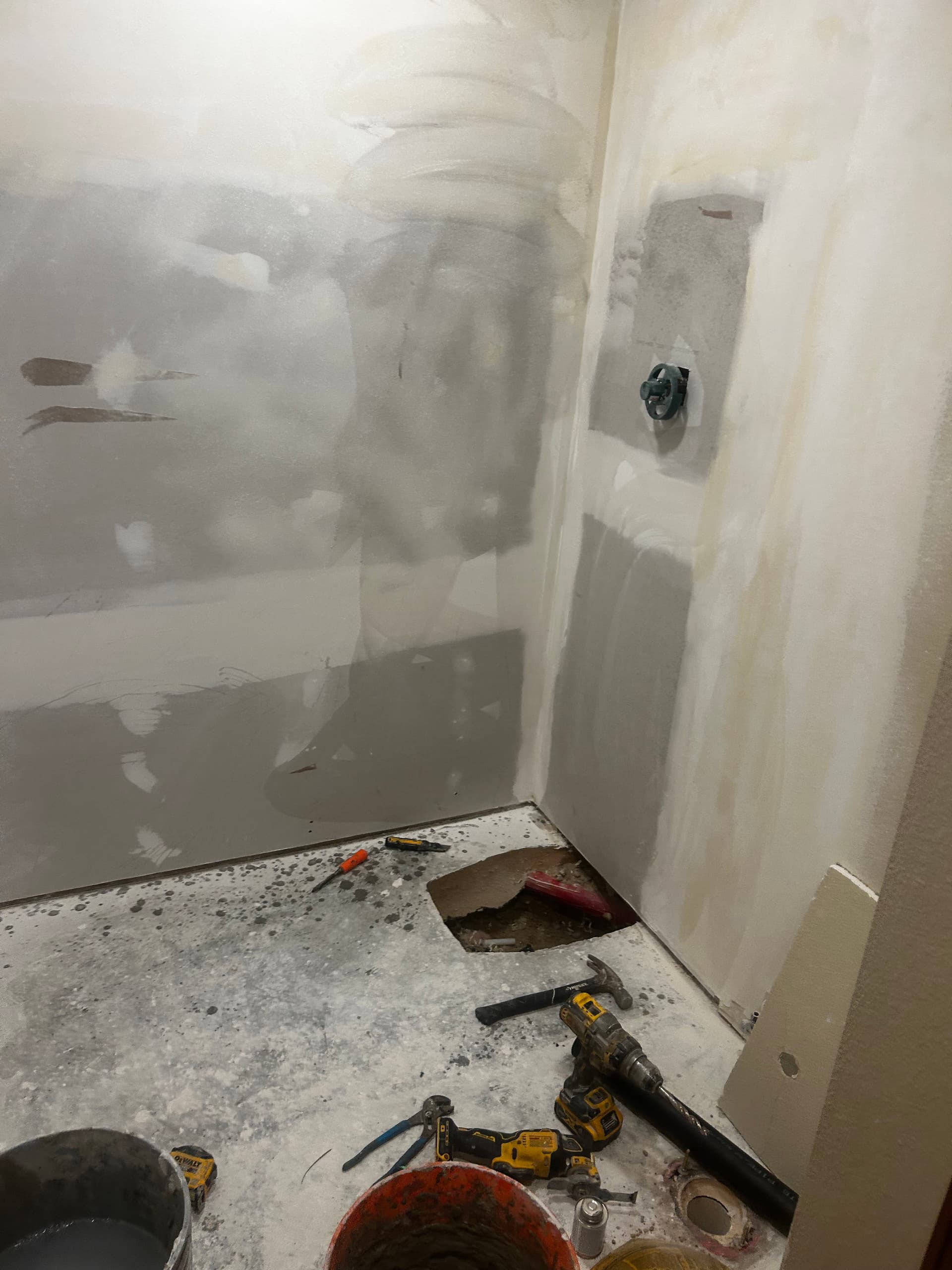 Gallery photos for Stunning Bathroom Makeover with Custom Tile Work in Nampa: Image #4